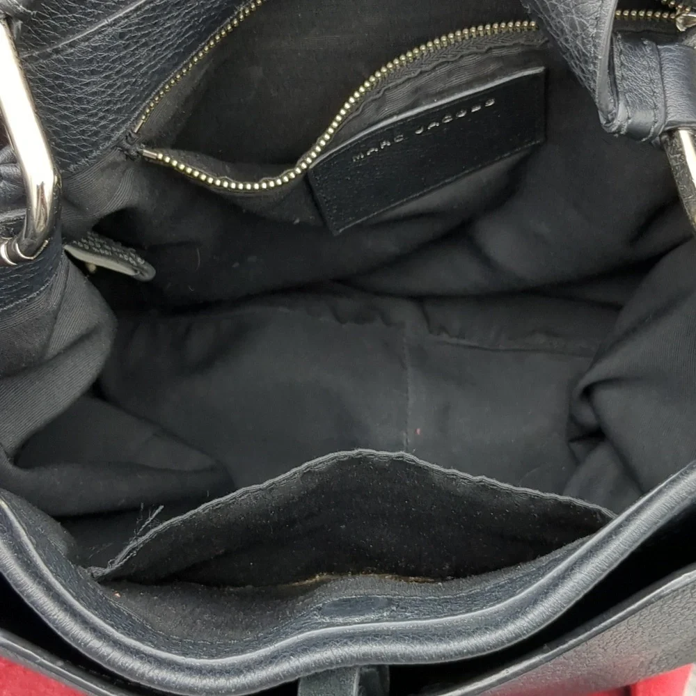 Marc Jacobs black pebble